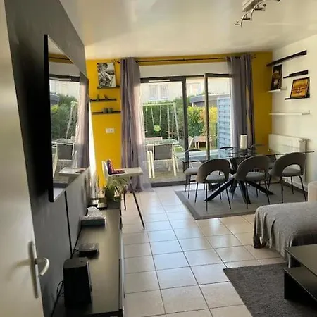 ホテル : Maison Entiere, 3 Chambres, Jardin Prive 3*