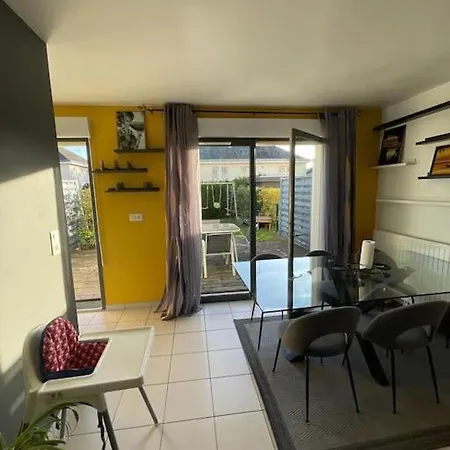 ホテル : Maison Entiere, 3 Chambres, Jardin Prive トゥール