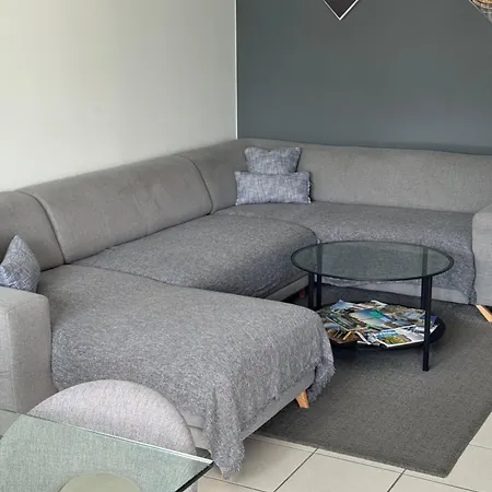 : Maison Entiere, 3 Chambres, Jardin Prive